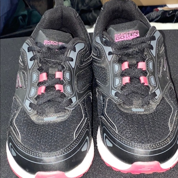 Skechers GO RUN CONSISTENT WO SIZE 10 Black and Pink Athletic Shoes CLEAN EUC - Picture 1 of 13